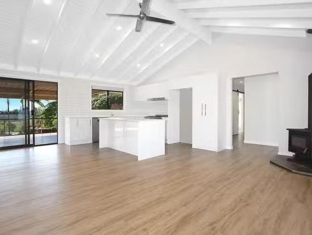 For Rent! 17 Murev Way, Carrara, QLD 4211