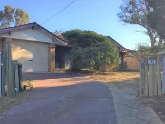 Nice 17 Moysey Court, Parmelia, WA 6167