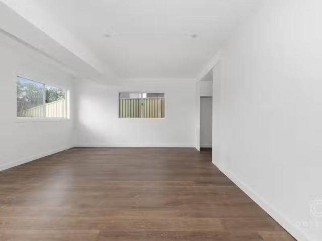Just in! 17 Agatha Avenue, LAKE MUNMORAH House for rent Liste.