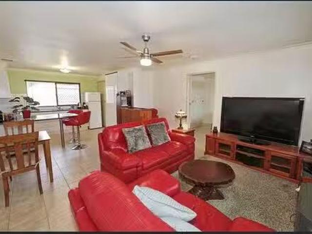 Nice 1/7 Bragg Street, Bundaberg East, QLD 4670