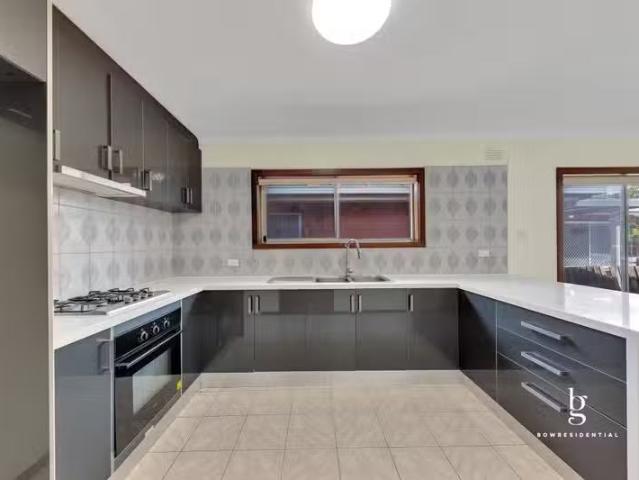 Rental! 17 Coronation Street, Kingsville VIC 3012