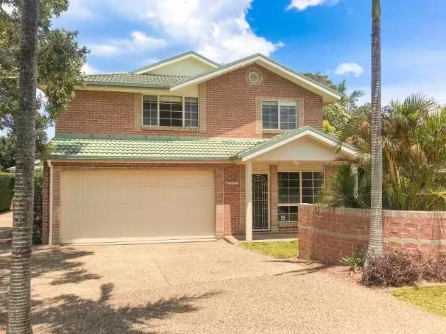 For Rent! 1/7 Crystal Close, FINGAL BAY Townhouse for rent Li.