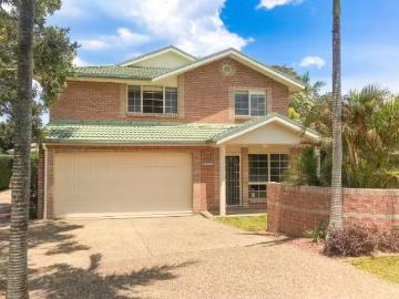 Deal! 1/7 Crystal Close, FINGAL BAY Townhouse for rent Listed.