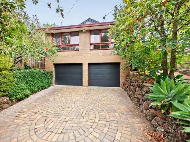 Cheap 17 Efron Street, Nunawading VIC 3131