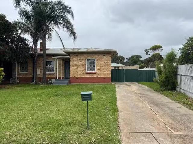 Nice 17 Holcomb Street, Elizabeth East, SA 5112