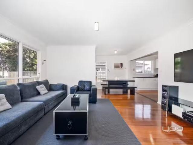 Charming 17 Little Street, Deer Park VIC 3023