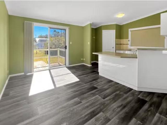 For Rent! 17 Lloyd Avenue, Kandos House for rent Listed by Te.