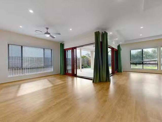 Deal! 17 Skyview Avenue, Rochedale, QLD 4123