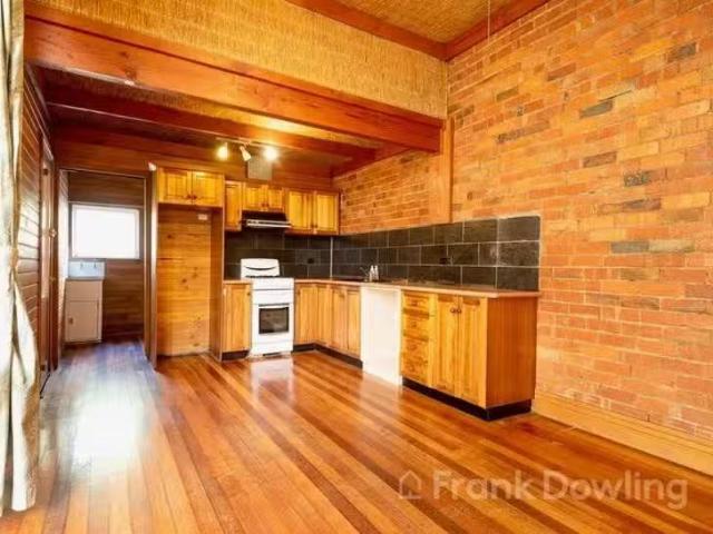 Deal! 187 Maribyrnong Road, Ascot Vale, VIC 3032