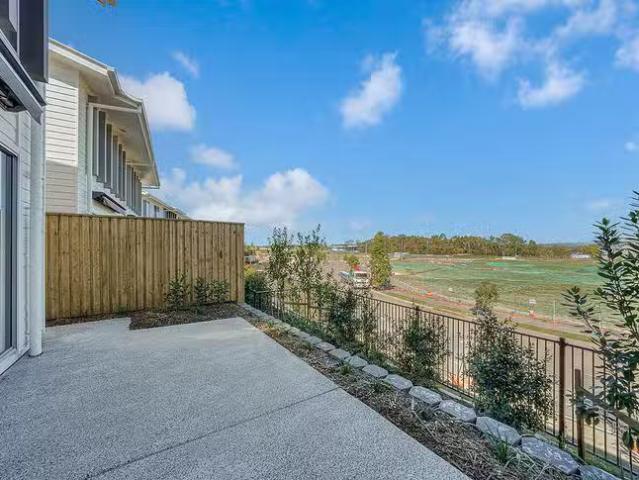 Cozy 18/47 Urbana Boulevard, Coomera, QLD 4209
