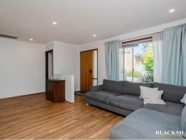 Deal! 1/84 Wanganeen Avenue, Ngunnawal Townhouse for rent Lis.