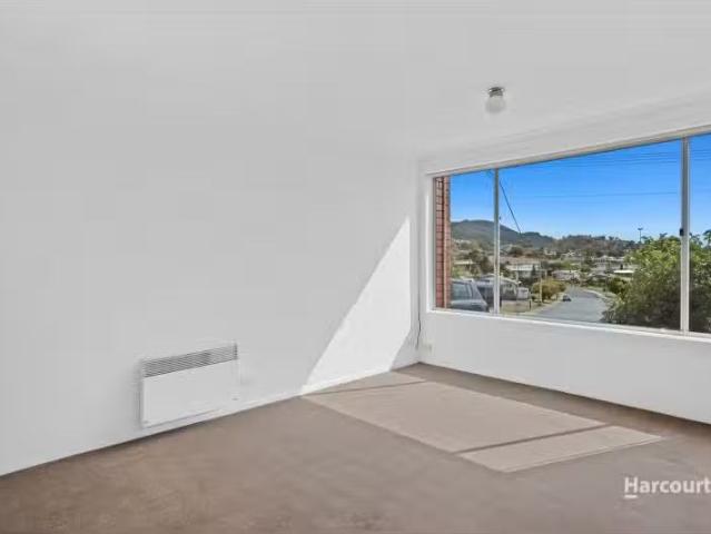 Just in! 1/85 Box Hill Road, CLAREMONT Apartment for rent Lis.