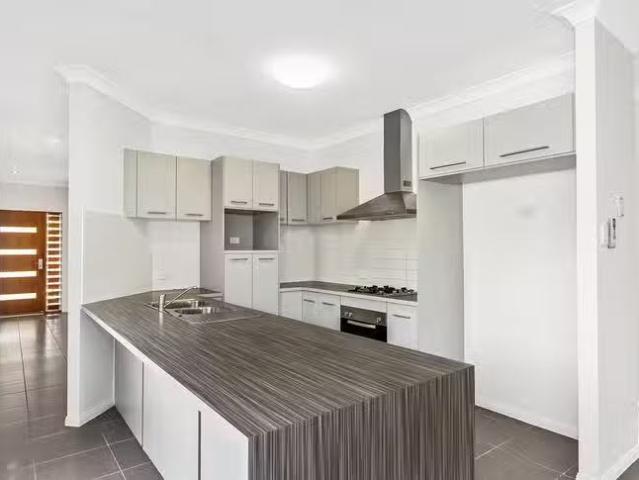 Unique 18 Mannikin Way, Bohle Plains, QLD 4817