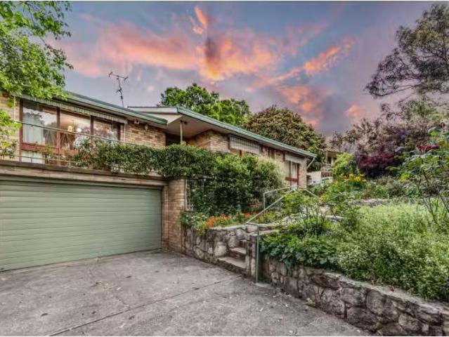 Charming 18 Marulda Street, Aranda House for rent Listed by S.