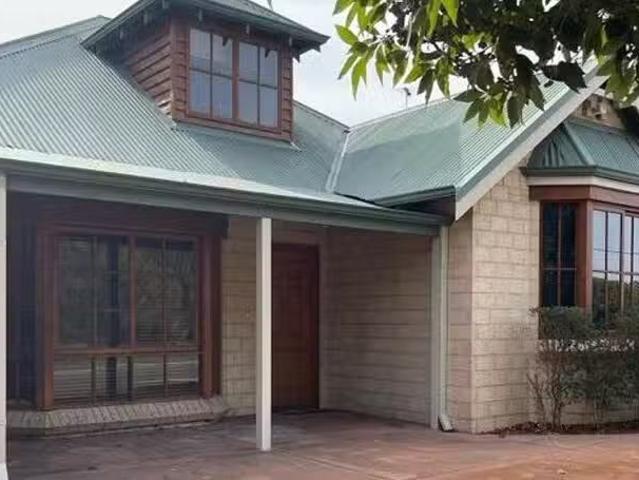 Just in! 18 Aldridge Road, Brentwood, WA 6153
