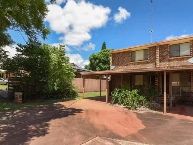 Nice 1/8 Carey Street, Kearneys Spring, QLD 4350