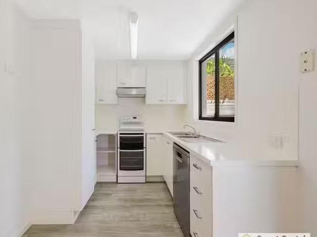 New 1/8 Corowa Court, Mooloolaba, QLD 4557