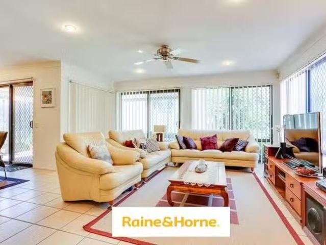 Charming 18 Goongarrie Crescent, Parkinson, QLD 4115
