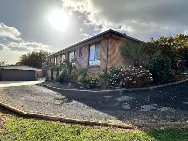Unique 18 Kalina Crescent, Park Grove, TAS 7320