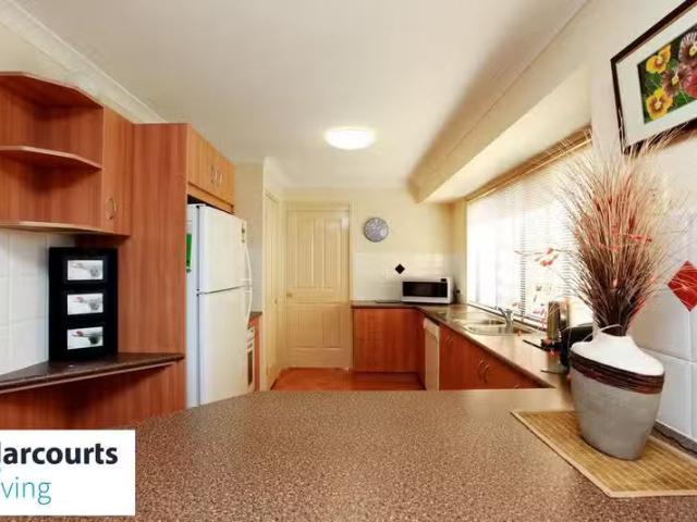 Charming 18 Links Avenue, MEADOWBROOK, QLD 4131 House for Rent