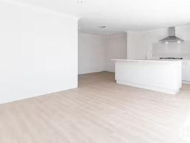 For Rent! 18 Lofter Way, Yanchep, WA 6035