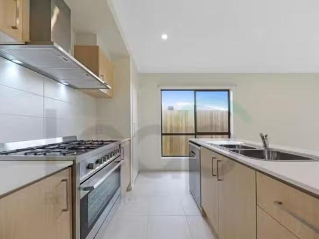 Deal! 18 Ross Parade, Wallan, VIC 3756