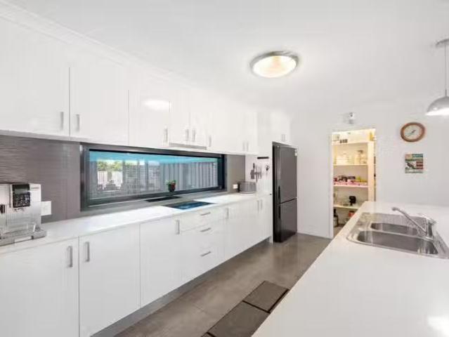 Nice 18 Tulipwood Circuit, Boyne Island, QLD 4680