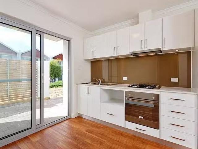 Charming 19/12 Bushlark Turn, Erskine, WA 6210