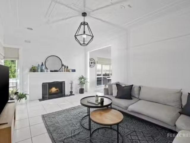 Cozy 1/92 Bedford Road, Heathmont VIC 3135 Unit Auction