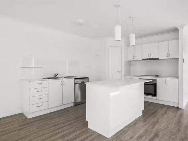 Cozy 1/94 Sanctuary Drive, Cranley, QLD 4350
