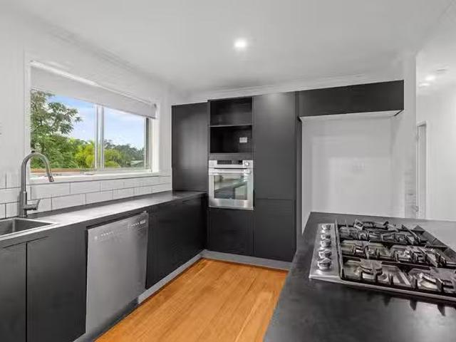Cheap 19 Eromba Crescent, Ferny Hills, QLD 4055