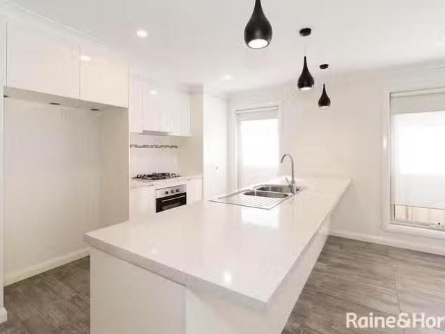 Deal! 19 Goonawarra Street, Gobbagombalin, NSW 2650