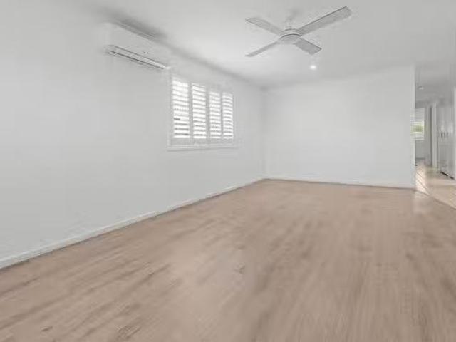 Just in! 1/9 Trafalgar Drive, Kippa Ring, QLD 4021