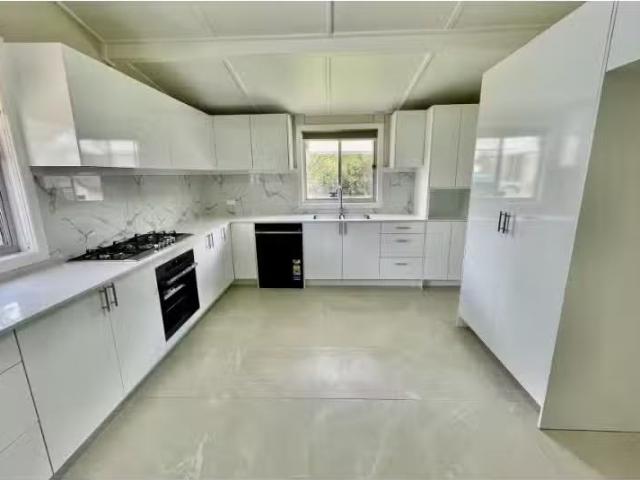 Cozy 19 Valeria Street, Toongabbie House for rent Listed by R.