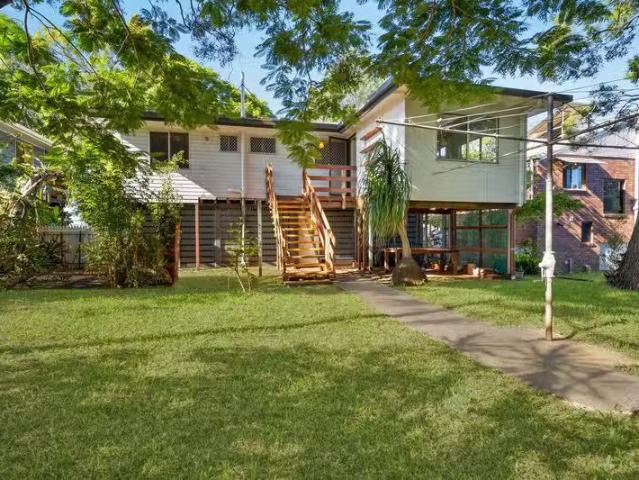 Unique 19 Warner Street, WELLINGTON POINT, QLD 4160 House fo.