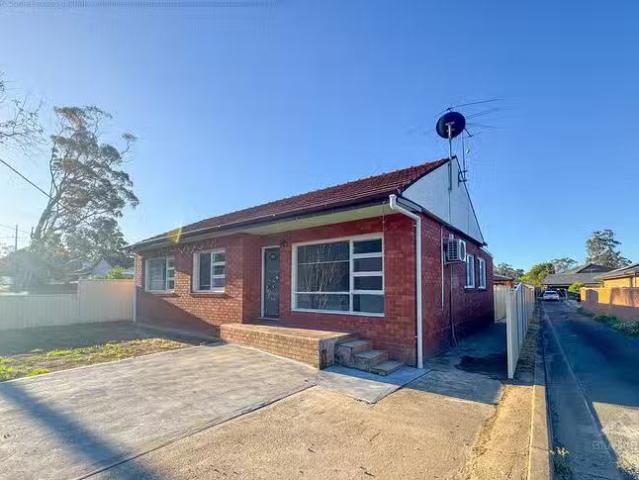 Cozy 103 Wentworth Avenue, Wentworthville, NSW 2145