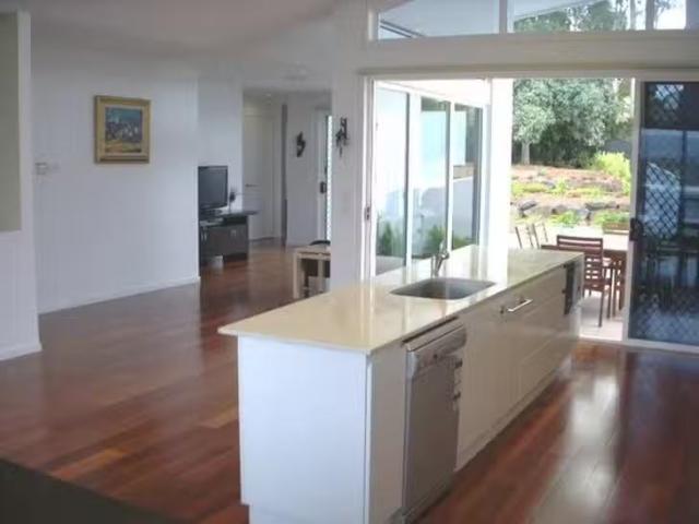Cheap 1008 Lakeview Terrace, Benowa, QLD 4217