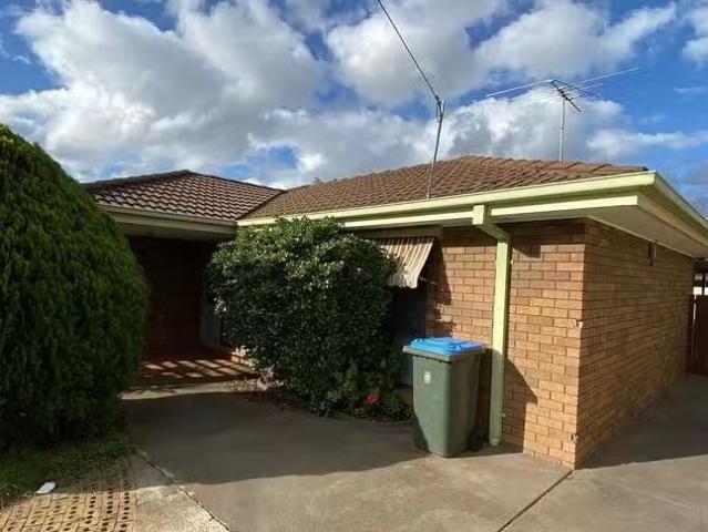 Deal! 100 Bellbridge Drive, Hoppers Crossing, VIC 3029