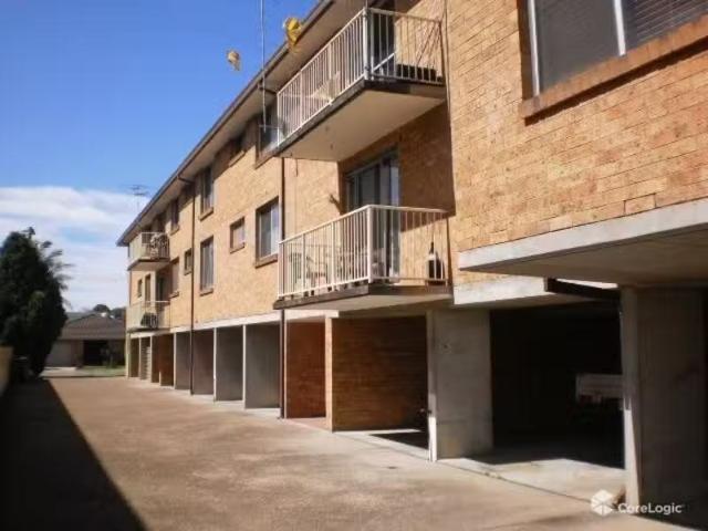 Cozy 10/12 Bourke Street, Adamstown Apartment for rent Listed.