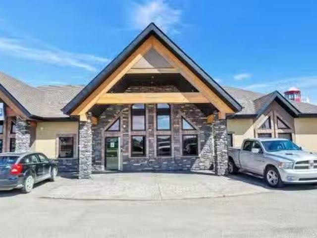 Cozy 101 17 Beju Industrial Drive, Sylvan Lake, AB, T4S 2J4.