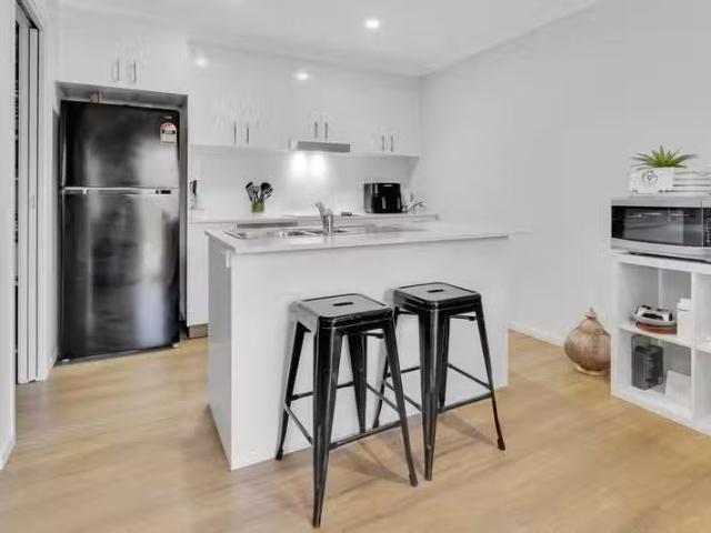Rental! 10/1 Terence Drive, OXENFORD, QLD 4210 Townhouse for.