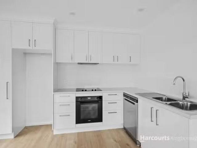 Nice 101 Channel Highway, KINGSTON, TAS 7050 Apartment for R.