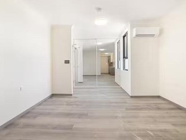 Unique 10/242 Warringah Road, Beacon Hill, NSW 2100