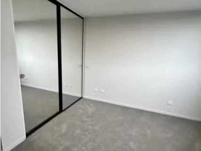 Nice 103/26 Cynthea Teague Crescent, Greenway Apartment for re.