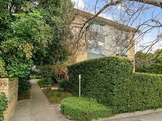 Cheap 10/492 Glenferrie Road, Hawthorn, VIC 3122