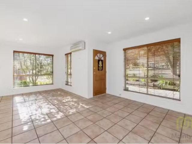Cozy 104 Pockett Avenue, Banks House for rent Listed by Amand.