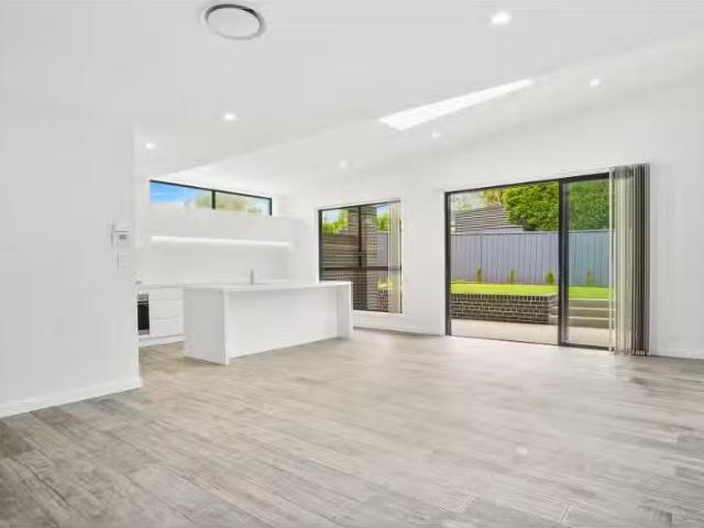 For Rent! 105B Sylvania Road, Miranda Townhouse for rent List.