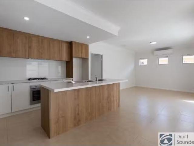 New 10 Norscot Way, Madeley House for rent Listed by Linda Fr.