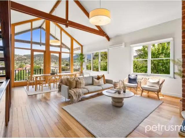 Deal! 10 Bath Street, Battery Point Apartment for rent Listed.
