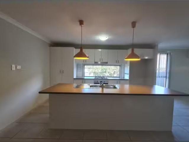 Deal! 10 Clydesdale Street, Wadalba House for rent Listed by.